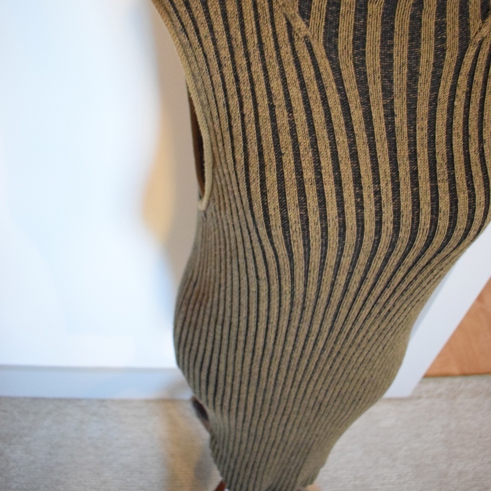 Forest Green Sleeveless Ribbed Sweater Dress - Picture 4 of 4